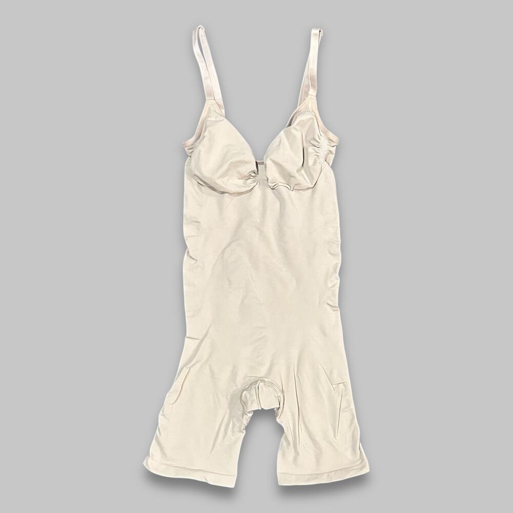 Skims Women’s Sculpting Bodysuit – Light Beige, Size L